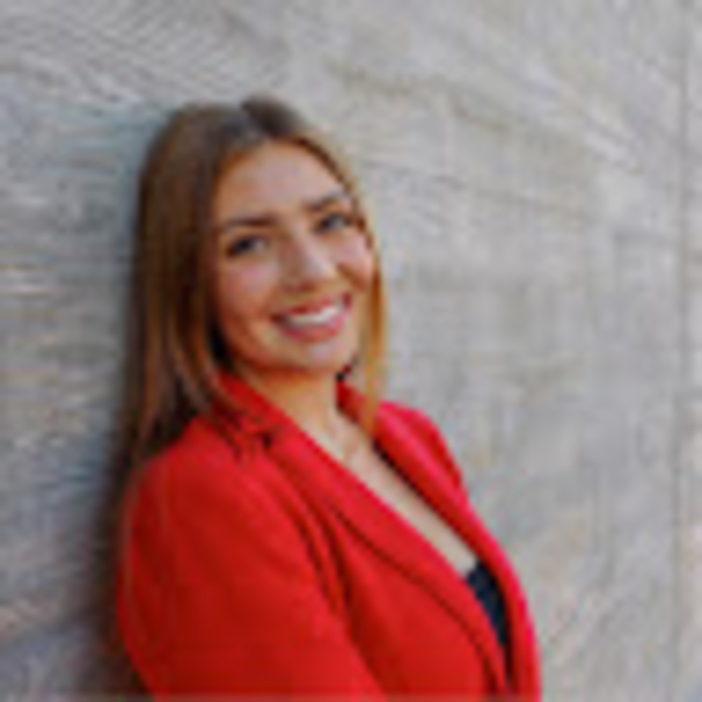 Meet your Posher, Julia